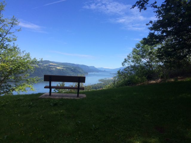 gorge-bench-blue-sky gorge-bench-blue-sky